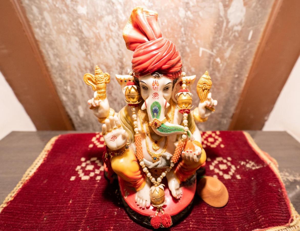 فاراناسي Shree Ganesha Palace Near Kashi Vishwanath Temple المظهر الخارجي الصورة